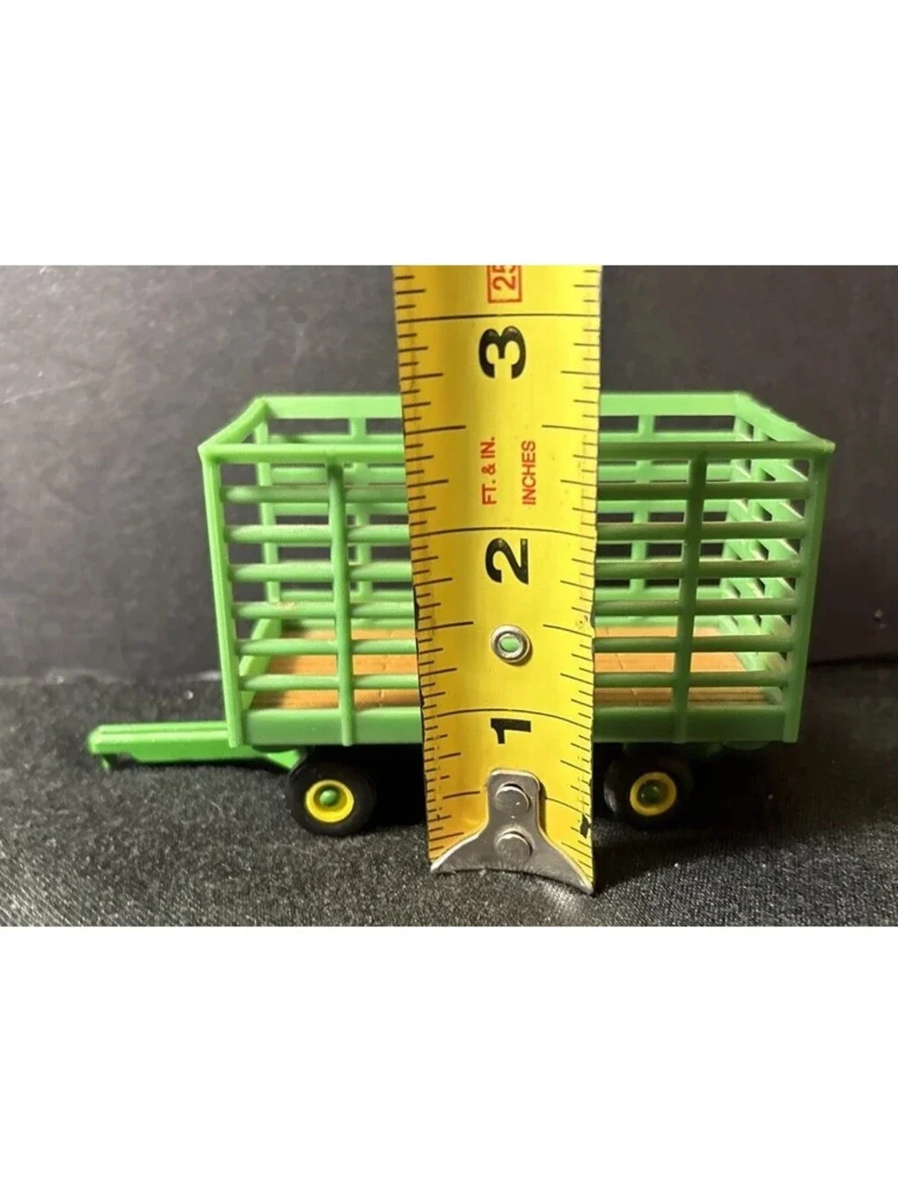 Vintage John Deere Bale Throw Wagon Die-cast Ertl Hay Wagon 1/64 Loose Great Con